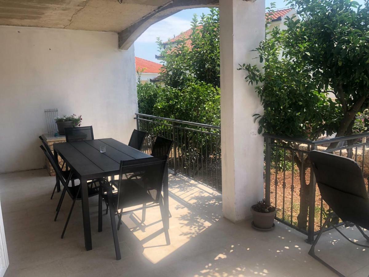 Apartman Dukic Okrug Gornji Exterior foto
